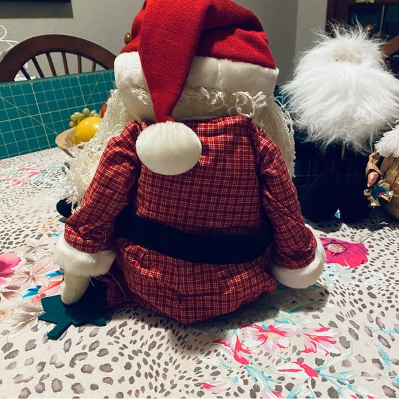 Vintage Plush Russ Santa Berrie Shelf Sitter From The Christmas Sampler - Picture 12 of 14